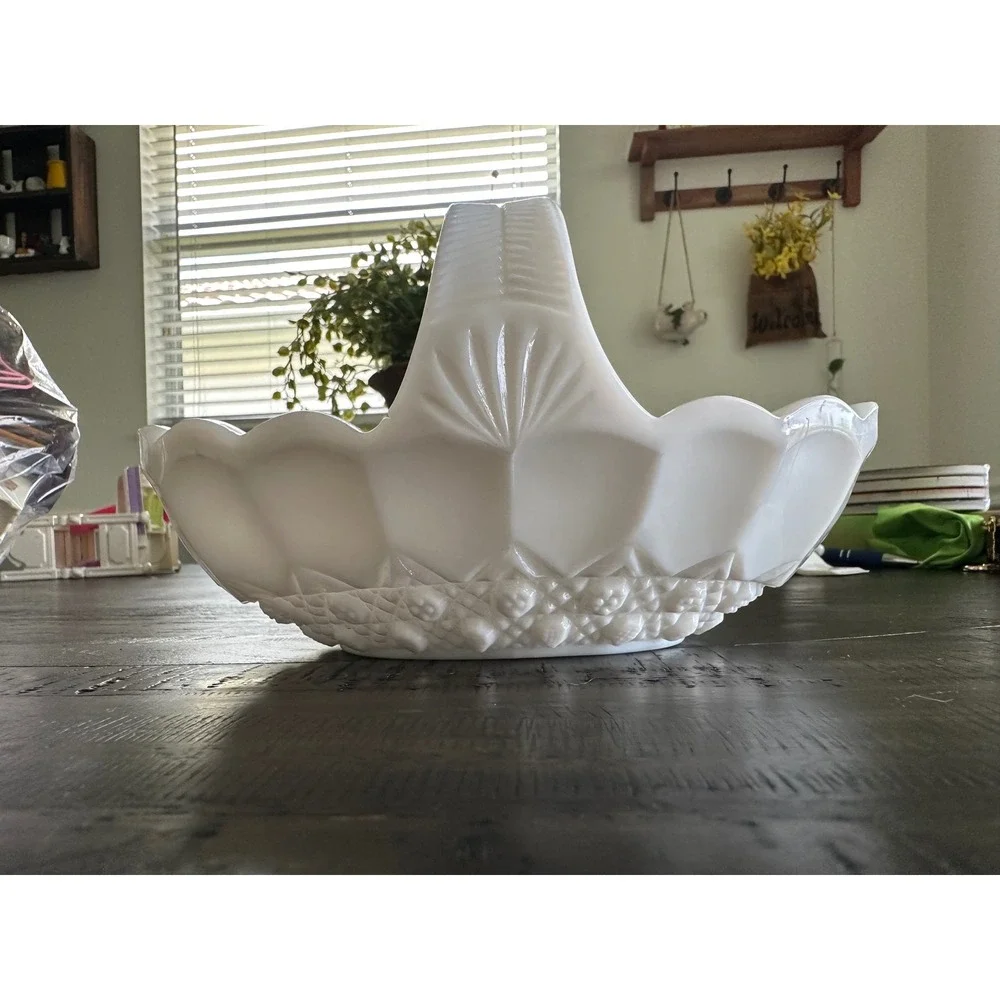 Vintage Milk Glass Basket Weave Diamond Point Candy Dish White Decor Display VGC